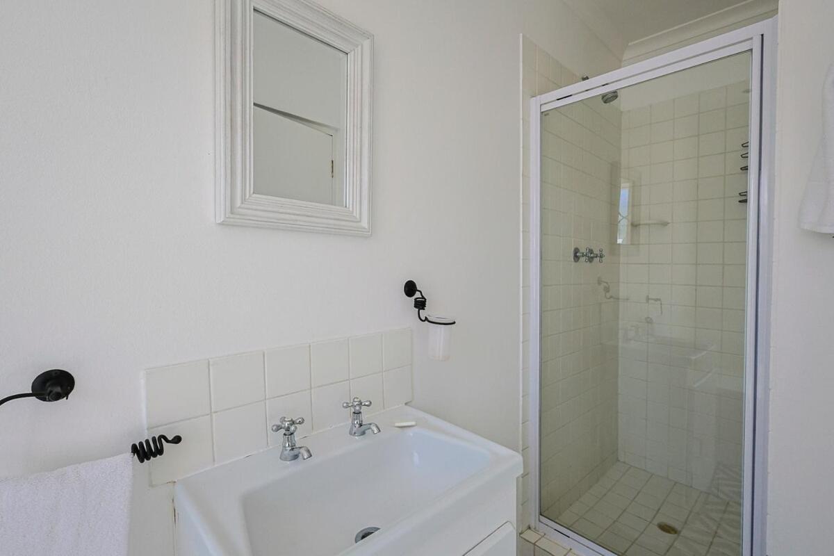 Fully Equipped Claremont With Pool & Style *