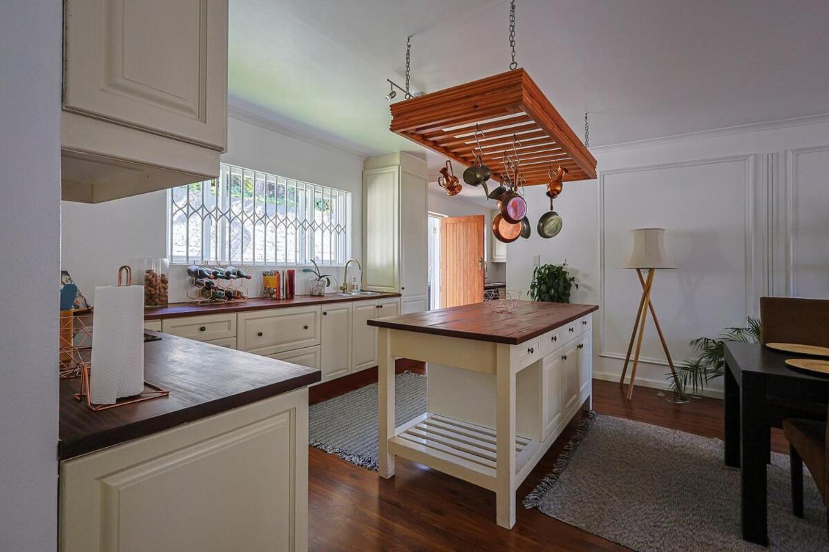 Fully Equipped Claremont With Pool & Style