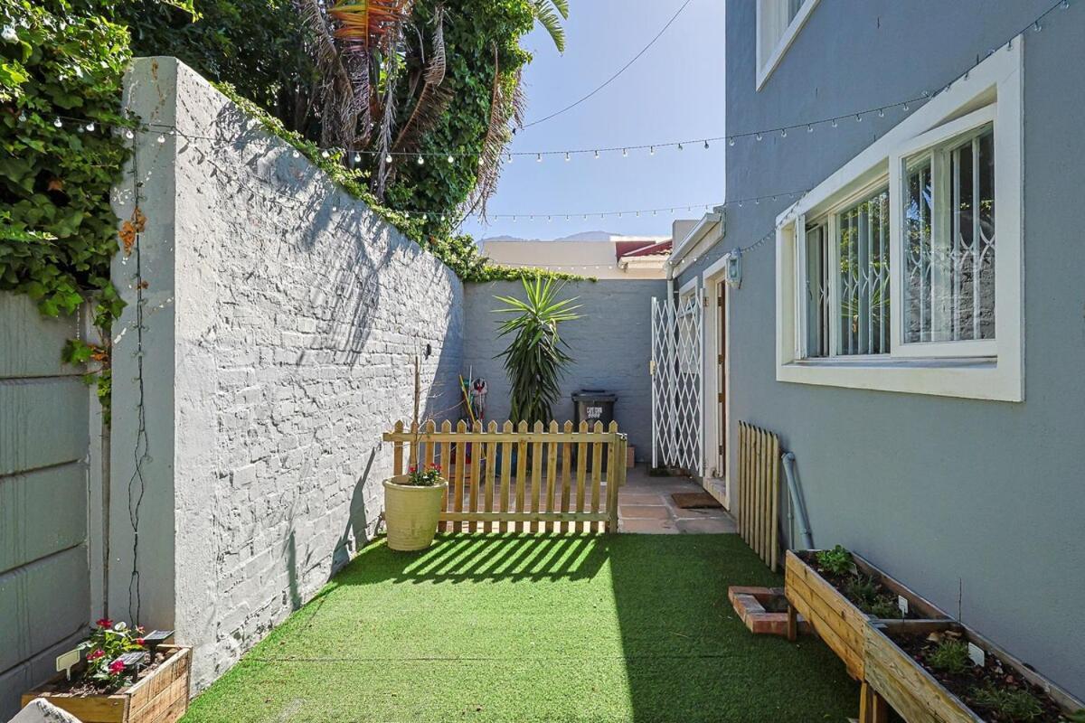 Fully Equipped Claremont With Pool & Style Holiday home Cape Town