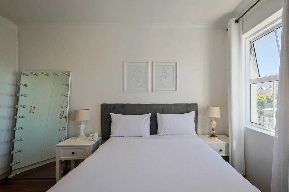 Fully Equipped Claremont With Pool & Style * Cape Town