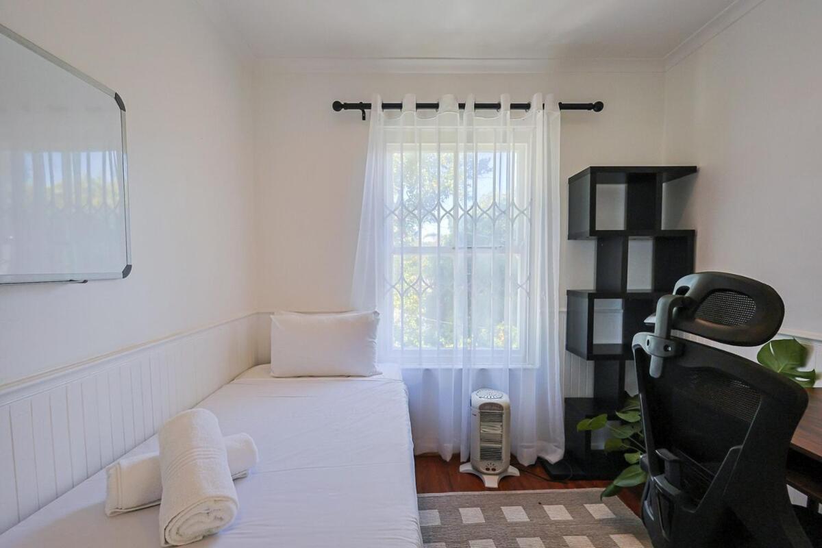 Fully Equipped Claremont With Pool & Style Holiday home