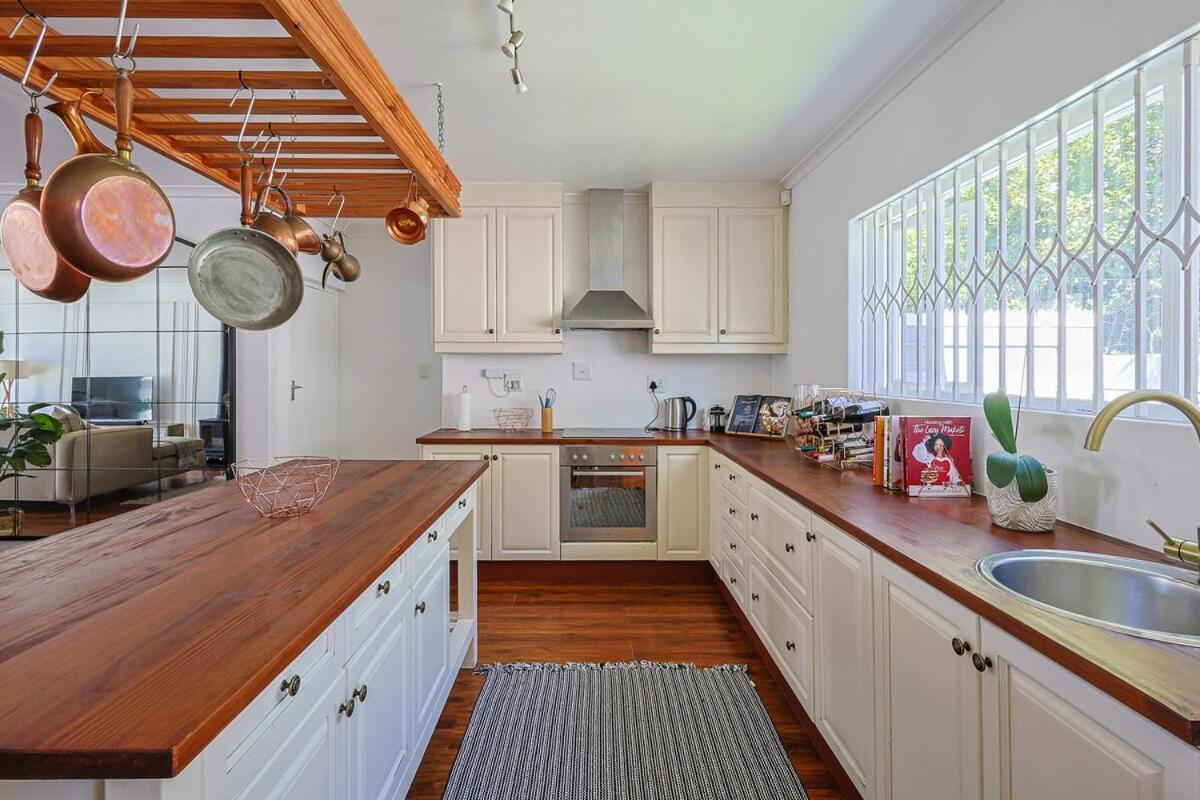 Holiday home Fully Equipped Claremont With Pool & Style