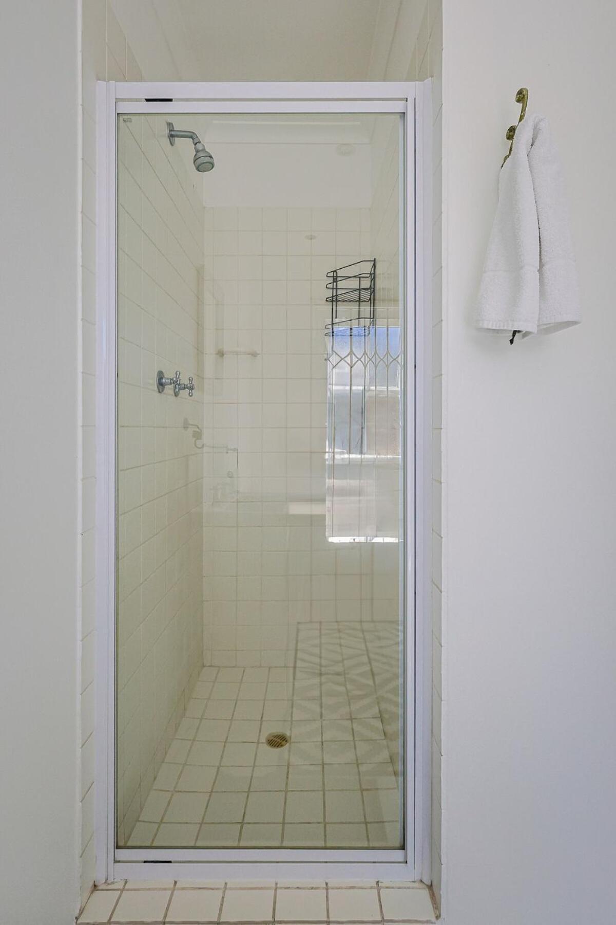 Fully Equipped Claremont With Pool & Style Holiday home Cape Town